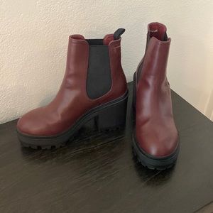Chunky Chelsea boots